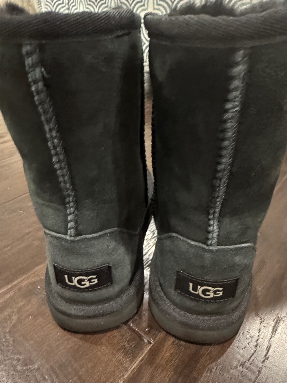 UGG Kids Classic Short Boots in Charcoal/Black